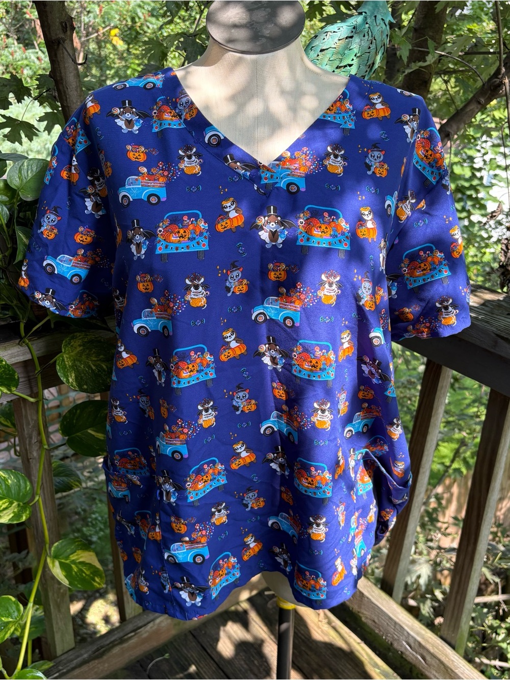 Gabby Brooke Blue Trick Or Treat Animals Scrub Top Women’s Plus Size 2X